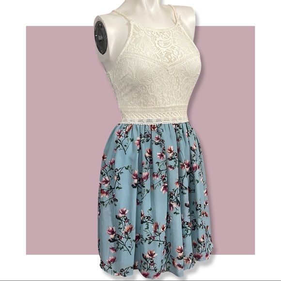 By & By Lace floral summer mini dress S (3) - Picture 2 of 7